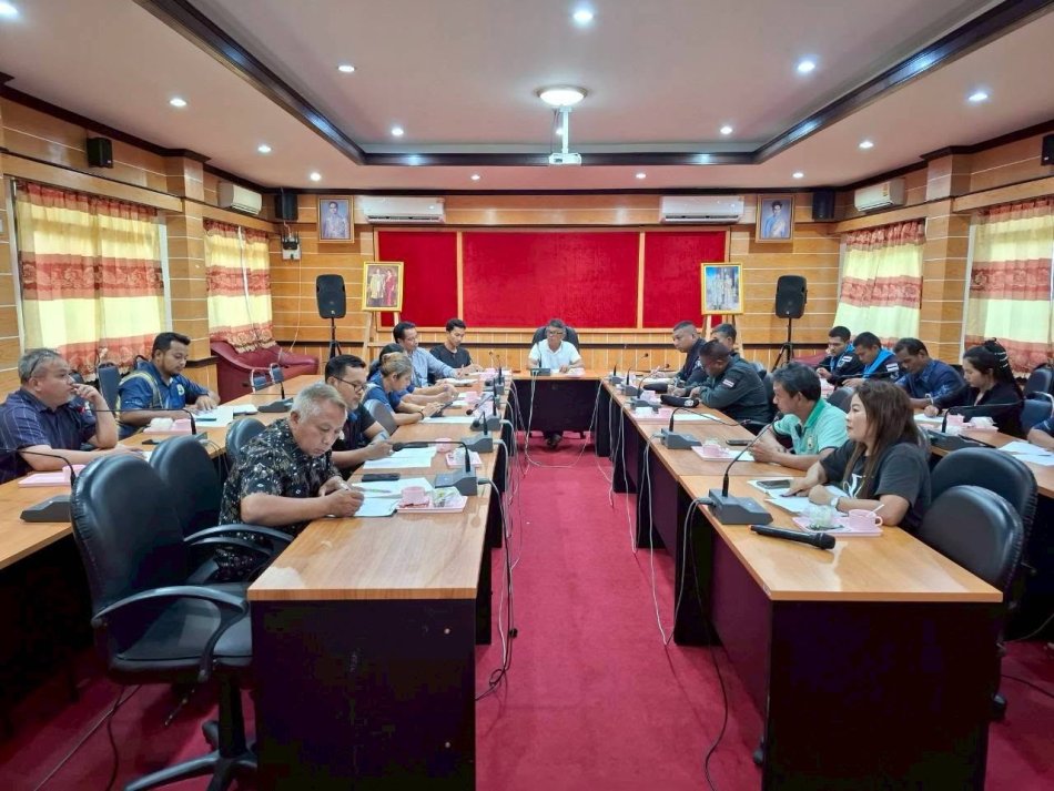 ประชุมเพื่อหากำหนดการจัดโครงการประเพณีแห่เทียนพรรษาและถวายผ้าอาบน้ำฝน โครงการสืบสานประเพณีลงทะเลบ้านใหญ่ และโครงการงานประเพณีลงทะเลไม้แก่น 